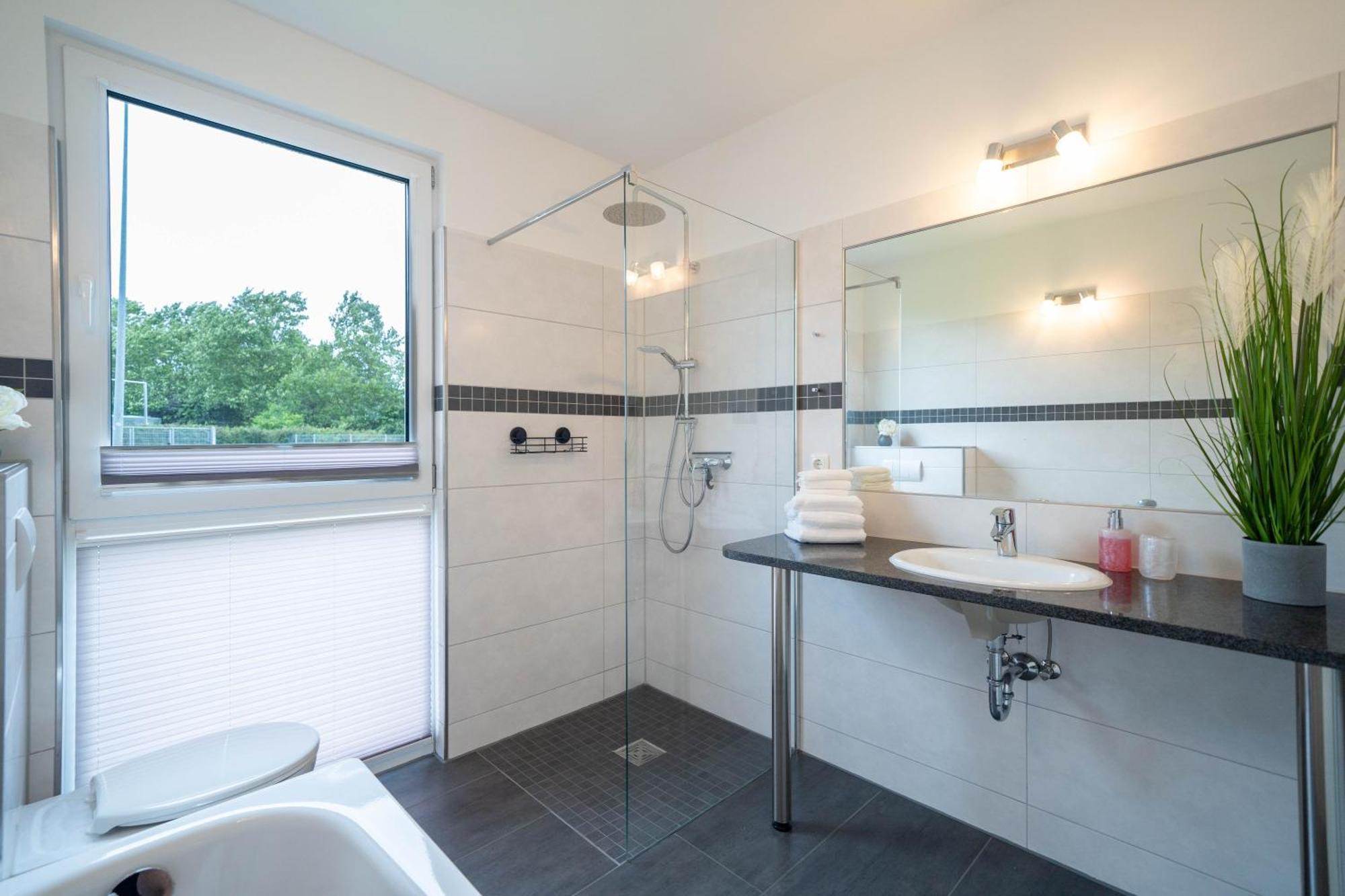 Moebliertes Wohnen - Novalie Apartment รอสต็อค ภายนอก รูปภาพ